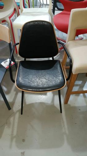 כסא מטבח משענת שחורה מראה רטרו 